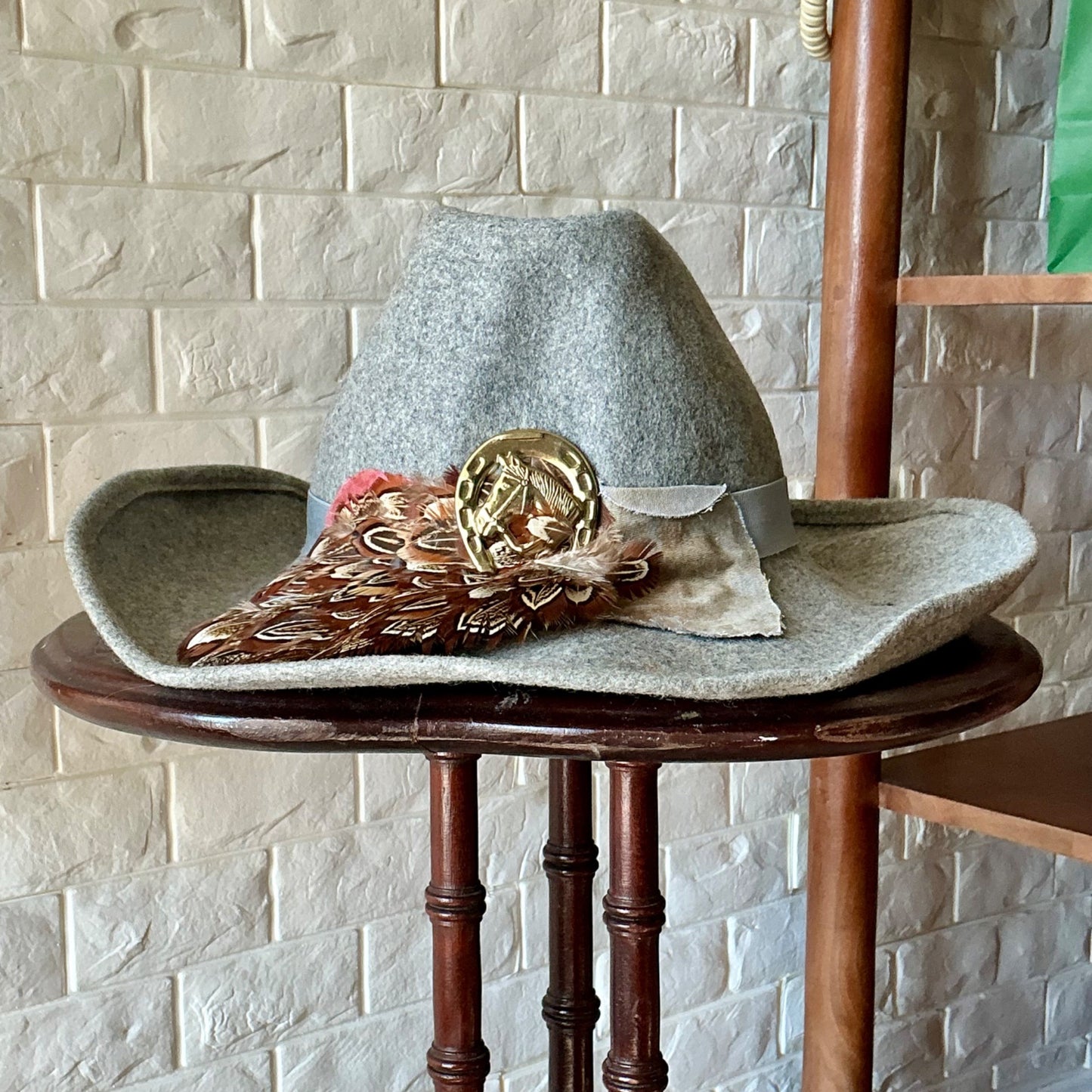 Vintage Peachfelt Grey Felt Hat Gold-Tone Horse Head Emblem + Pheasant Feathers