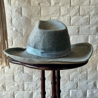 Vintage Peachfelt Grey Felt Hat Gold-Tone Horse Head Emblem + Pheasant Feathers