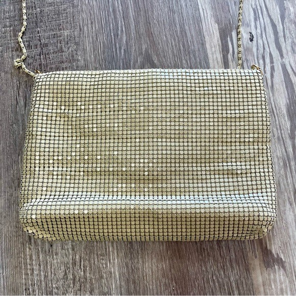 Vintage Chain-Mail Mesh Handbag + Gold Brooch Detail