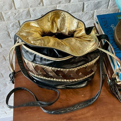 Vintage 1980s 90s Leather Drawstring Bucket Bag